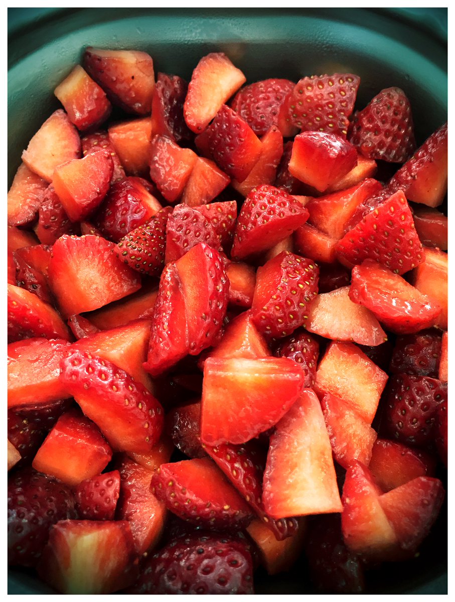 _YooGO's tweet photo. Arrrrrrrancando las Fiestas 💥 de Leon !!! De una forma muy sana, saludable e indudablemente rica rica 🍦☀️🍓🍓🍓#leonesp #fiestasdeleon #fiestassanjuan #saludable https://t.co/BRwEs3G7S4