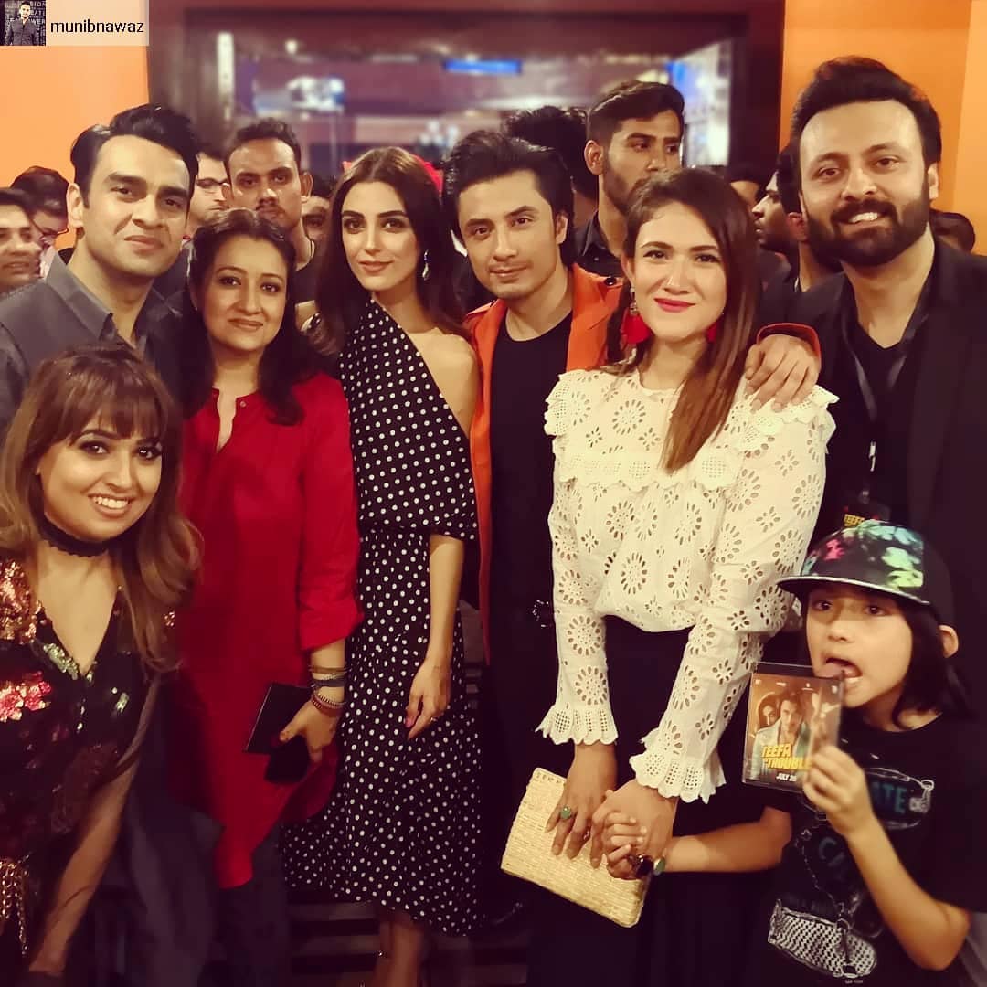 azianAfra_Alam's tweet photo. Star 🌟 studded music 🎶 launch of @TeefaInTrouble
Our #Rockstar @ali_zafar with gorgeous @ayeshafazli and stunning @mayaali07 and #Reshm with the whole team of #TeefaInTrouble at the music launch
#alizafar #ayeshafazli #MayaAli #TeefainTrouble https://t.co/VOA9hDm3HV