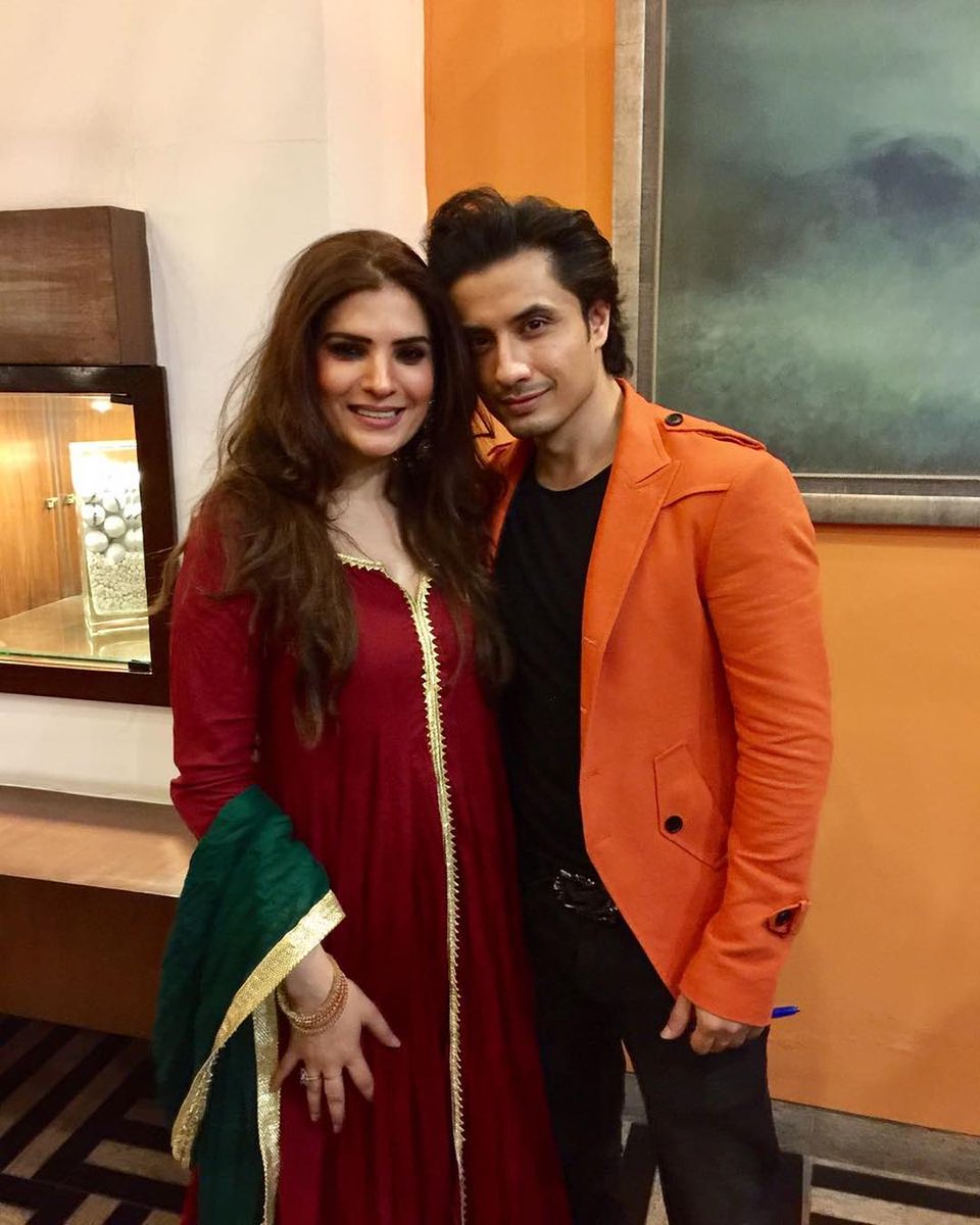 azianAfra_Alam's tweet photo. Star 🌟 studded music 🎶 launch of @TeefaInTrouble
Our #Rockstar @ali_zafar with gorgeous @ayeshafazli and stunning @mayaali07 and #Reshm with the whole team of #TeefaInTrouble at the music launch
#alizafar #ayeshafazli #MayaAli #TeefainTrouble https://t.co/VOA9hDm3HV