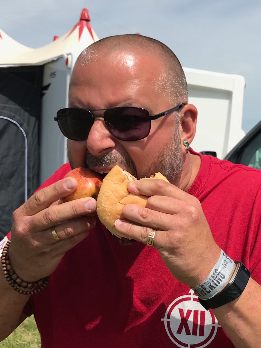 ⁦<a href="/cvmTheGathering/">The Gathering</a>⁩ Serious breach of protocol right here...just look at the confusion in ⁦<a href="/RevBott/">Gary Bott</a>⁩ eyes....