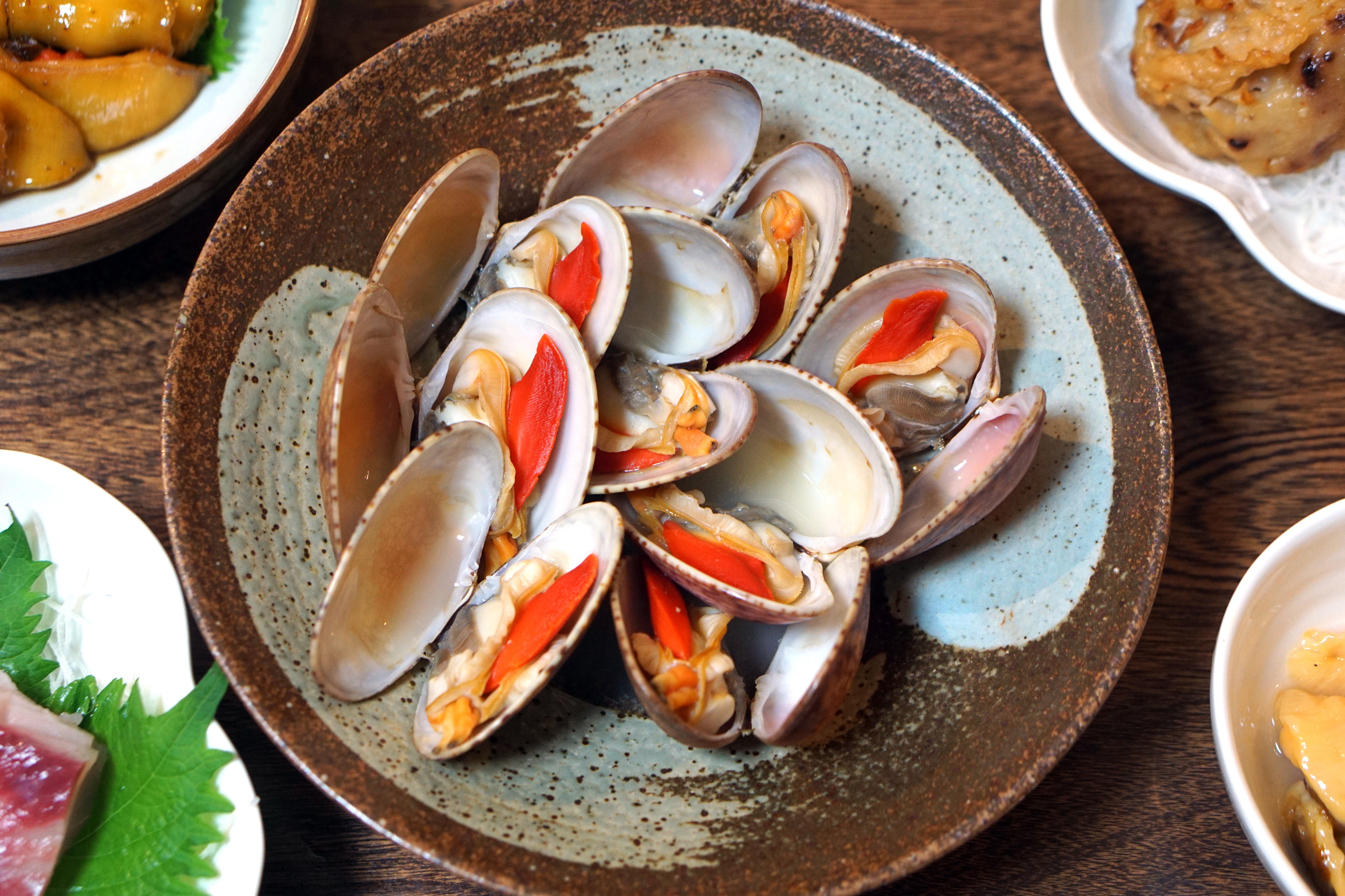 Kazh というわけで本日の夕飯 生ホヤ 平政の造り すだれ貝の酒蒸し 煮ボヤ タコザンギ 鯛と小松菜の吸い物 Twitter家庭料理部 T Co Xtpemmayan Twitter