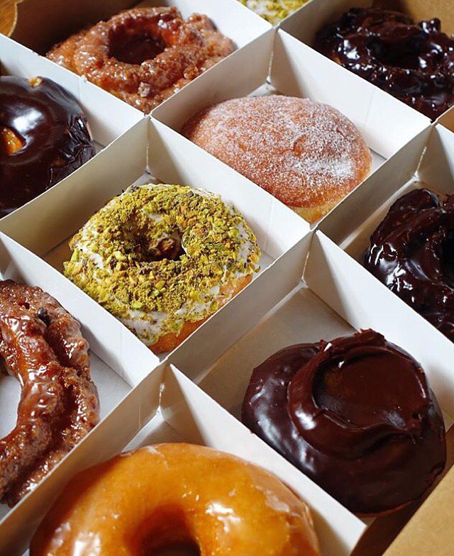 DoRiteDonuts's tweet image. Weekend amazement in #forestpark, with 🍩 and ☕️ at @CounterTweet. #eatlocal