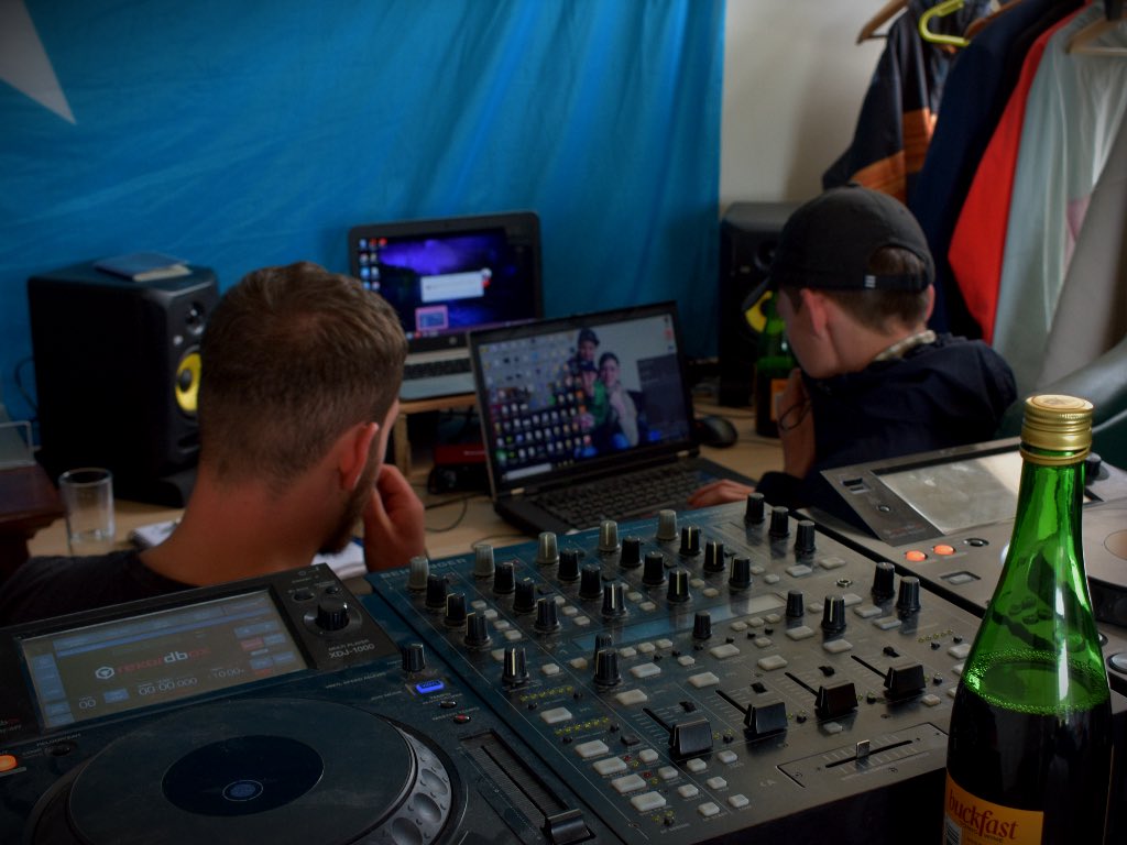 BuccaneerMedia1's tweet photo. SWAINE and Harvskyz preparing for Diverse CiTay...Perth, Mill Street-5pm, be there 👀🔥 https://t.co/Iv9x7bgFvX