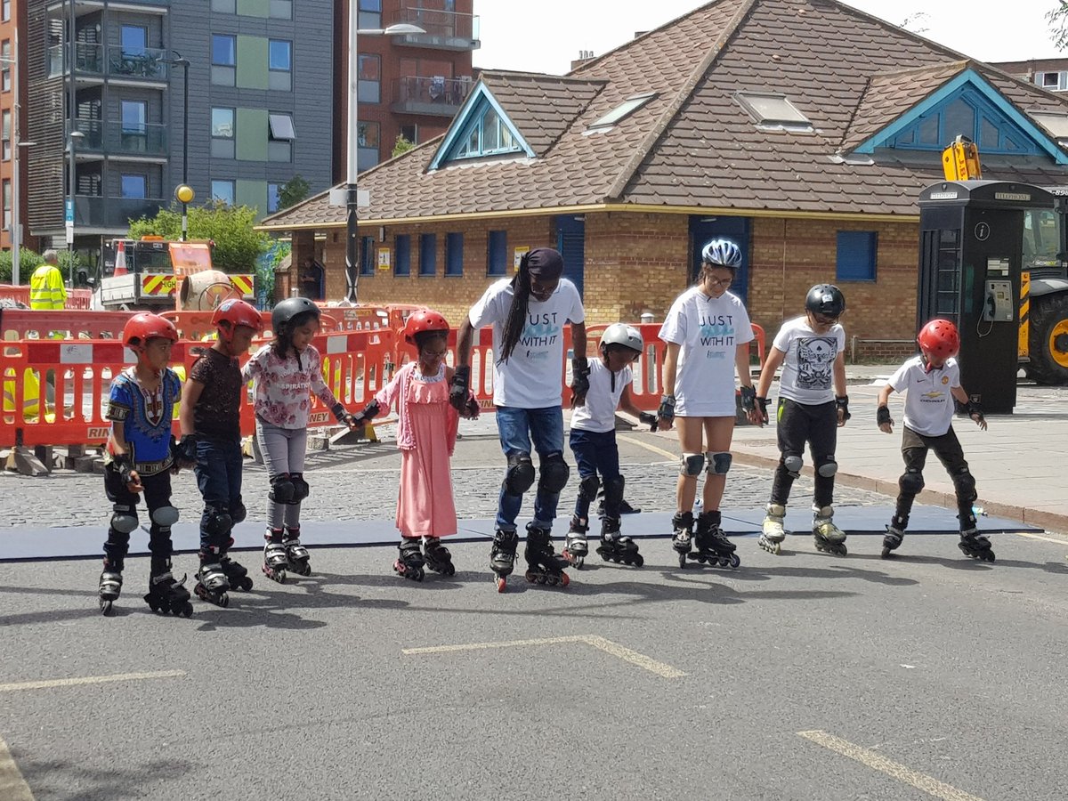 .<a href="/EastSkaters/">East_London_Skaters</a> tearing up the St Paul's Way streets &amp; sharing skills with the next generation #reclaimthestreets #cleanairday #alternativetravel
