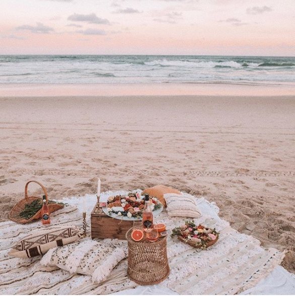 EvolutionSalt's tweet image. Happy National Pink Day!🌸 The color #pink represents unconditional love &amp;amp; understanding AND it's the beautiful color of Himalayan salt. We love this stunning picture taken by @elsas_wholesomelife It reminds us of the gorgeous pink skies of sunrises and sunsets. #NationalPinkDay