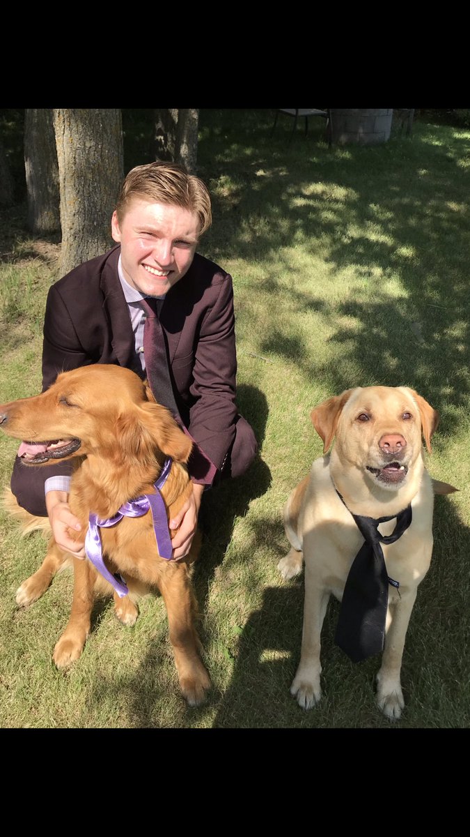 5jojosam's tweet photo. So proud of your hard work and accomplishments.  Congrats on your Grad!#gradwithdistinction https://t.co/1qvDMUCO26