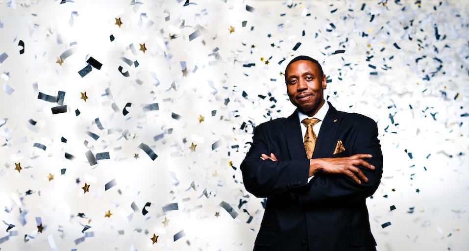 oaklandu's tweet image. With a larger-than-life leadership style, Glenn McIntosh, Oakland University's first-ever chief diversity office, is settling into his new position that he calls, "the role of a lifetime." bit.ly/2Ihs6Rq #ThisIsOU