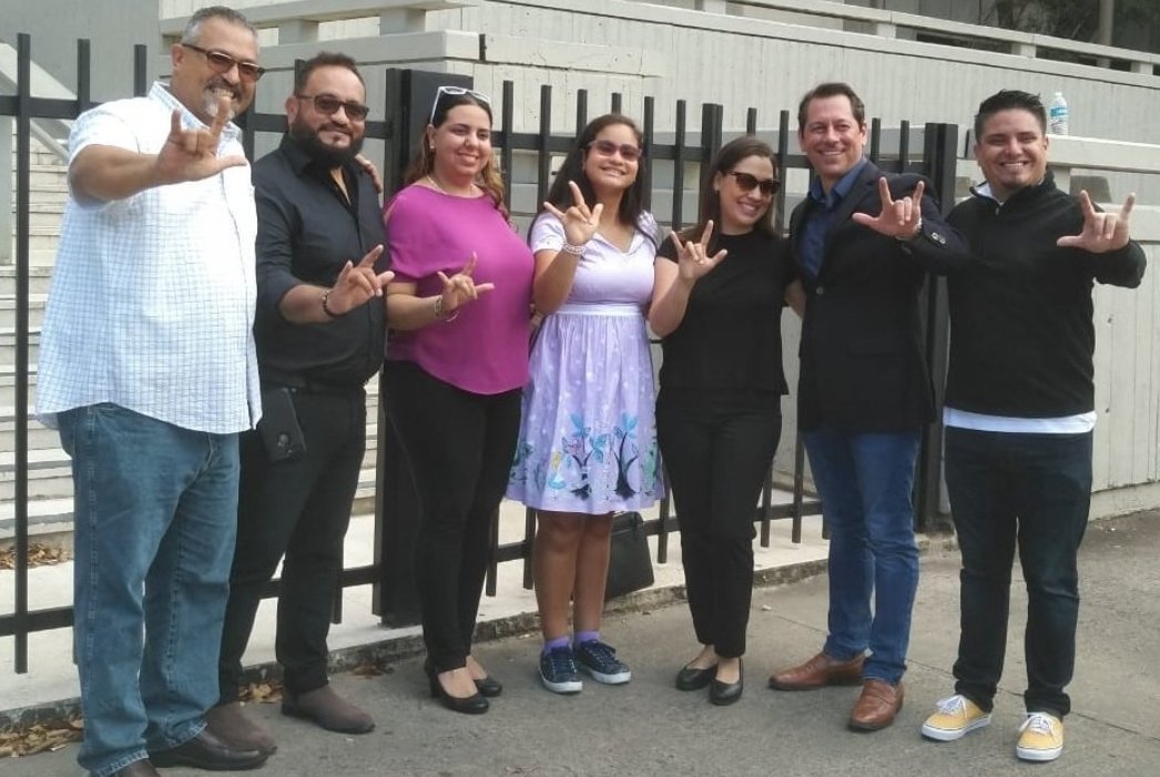 juandalmauPR's tweet photo. ¡Sí al #PS663! Ley que viabiliza el acceso a la justicia de personas sordas estableciendo protecciones que garanticen su debido proceso de ley. Debe aprobarse en @CamaraConPR antes en o antes del lunes 25 de junio, último día de aprobación de medidas. https://t.co/Hm62RBhMSf