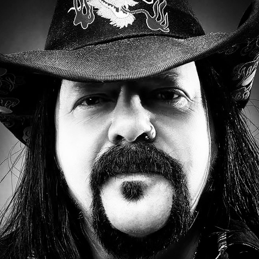 woodshedart's tweet photo. Thanks for the music, Vinnie.

#vinniepaul https://t.co/bHarzgPs47