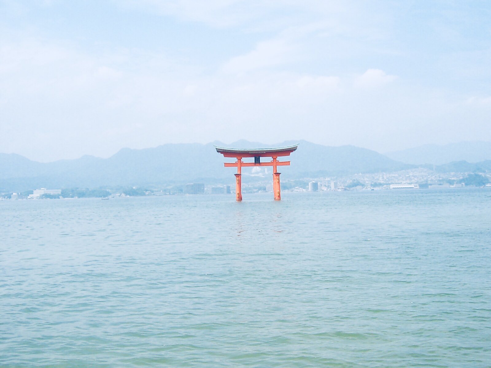 Robkendrew When Visiting Miyajima Island It Really Is Best To Stay Overnight You Get To See Itsukushimashrine And The Toriigate At High Amp Low Tide And To Stay In A