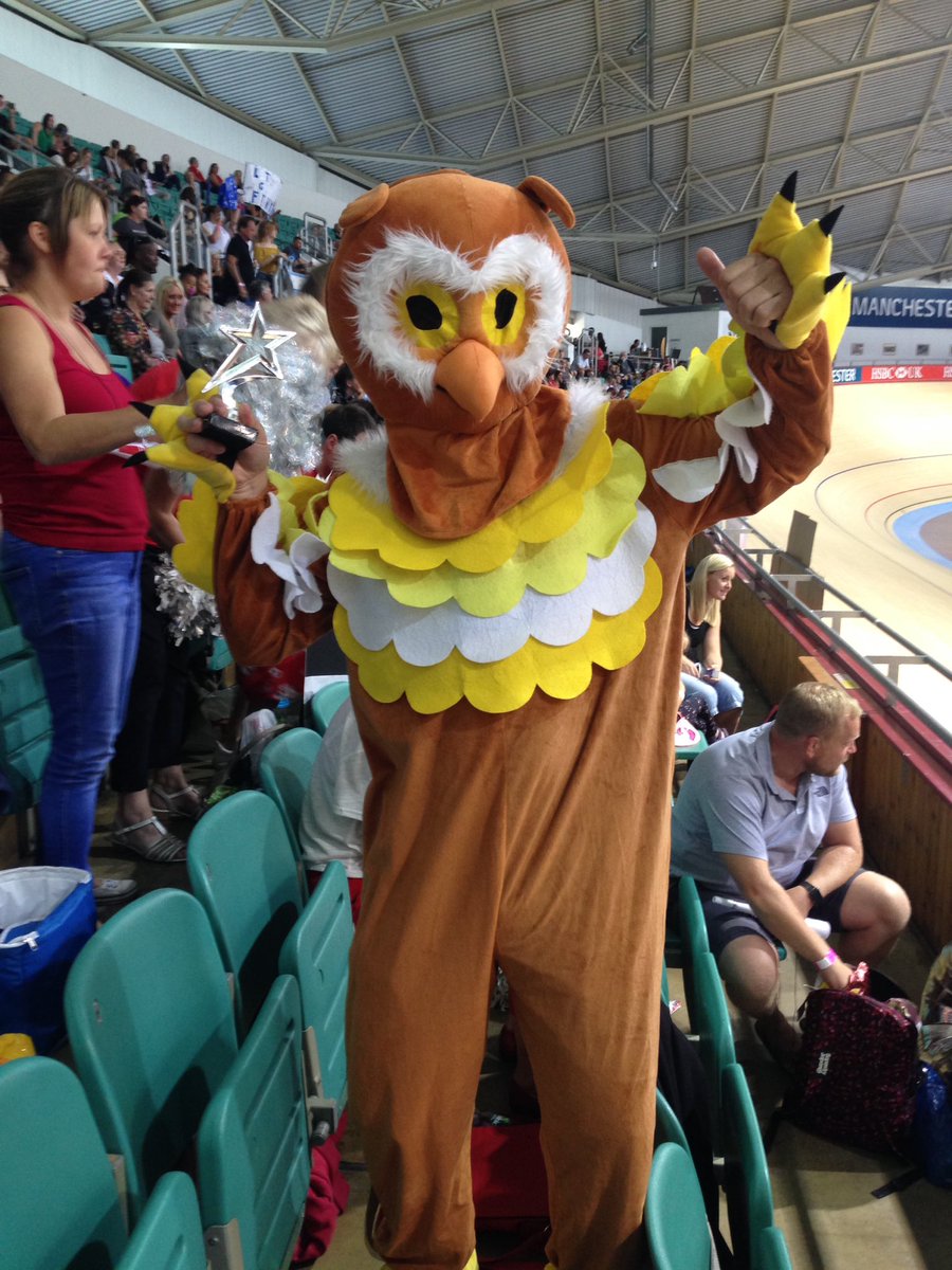 ediewede's tweet photo. Best Supporter Award @UKCheerleading #UKCA #mountnod https://t.co/ofhn5wnjDO