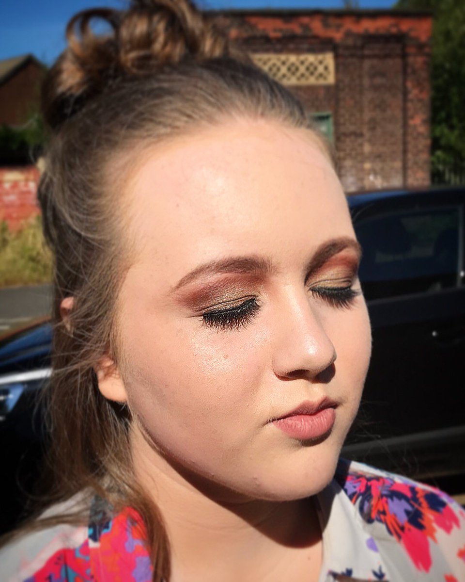 artistry_la's tweet photo. Copper and gold coloured eyes on this beautiful young lady for her prom yesterday 💋 https://t.co/pjbej7PTSE