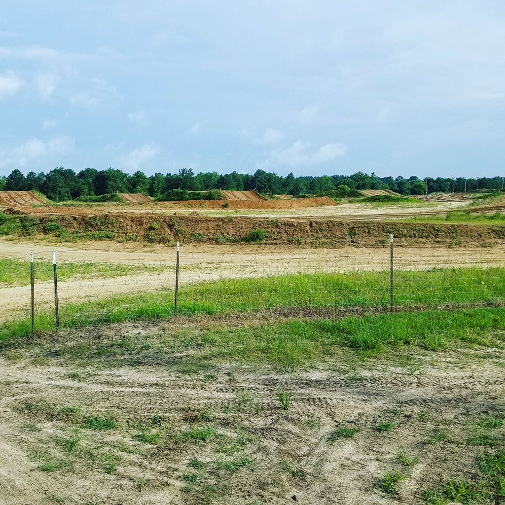 gtr_complex's tweet image. It's gonna be a great day for dirtbikes! 94° and partly cloudy ⛅ #rideandshine #motos #GTR