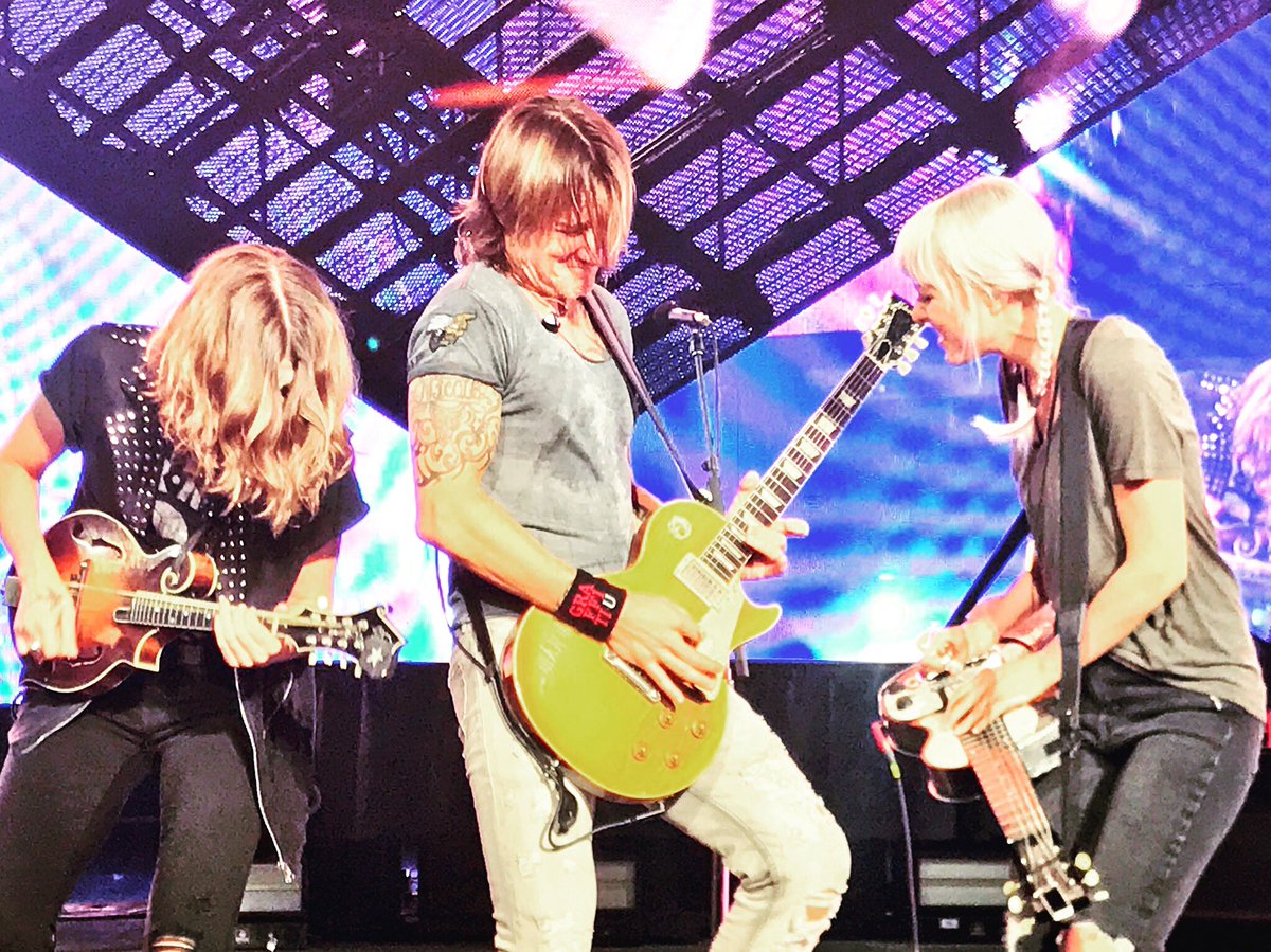LarkinPoe's tweet photo. Gettin’ down with KU last night ⚡️⚡️ @KeithUrban @DTE_Energy
📷 @DeenaUrban https://t.co/OkafKzBK9b