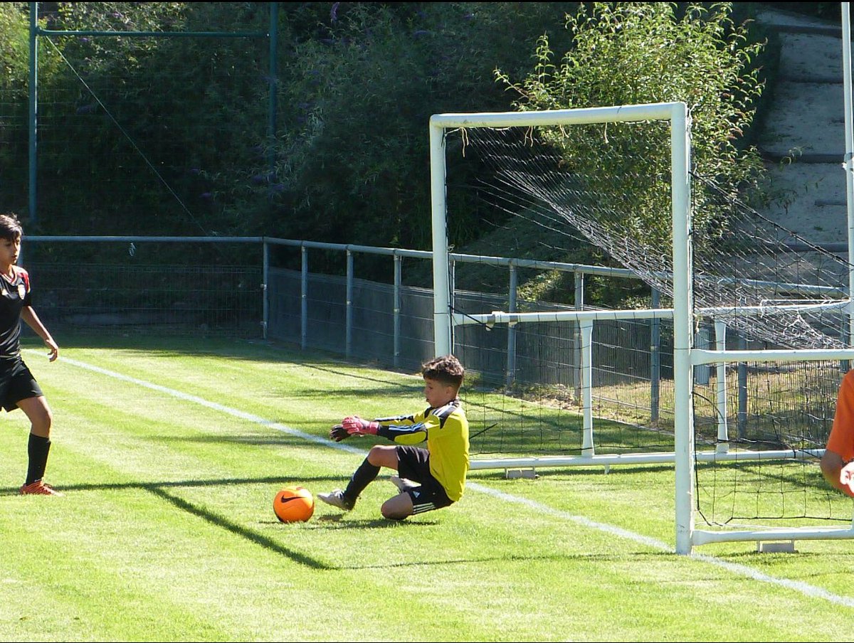 FCLSD69760's tweet photo. ✨LIVE SCORES✨
POULE C :
15h00 : LOSC – MONTPELLIER HSC 4-0
15h00 : AS NANCY LORRAINE – ETOILE CAROUGE FC 2-3
POULE D :
15h00 : ACBB – CHAMBERY SF 3-0
15h00 : RC STRASBOURG – USM SARAN FOOT 3-0
#ChallengeRJ2018 https://t.co/upNNinqh1s