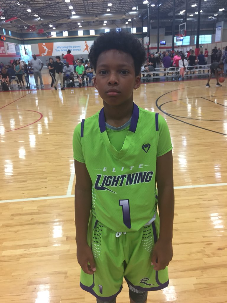 Coast2CoastPrep's tweet photo. Lightning Elite is at the National MS Elite Showdown this week and started out 1-0, Xavier Love led the winners with 13 points in 2027 division with a win over the Memphis Kings @playhoops https://t.co/T9LHO5i2et
