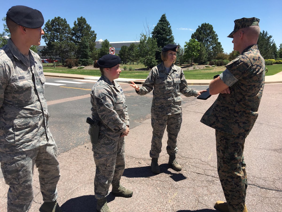 USNorthernCmd's tweet photo. Our SEL, Command Sgt. Maj. Paul McKenna, met w/ our local Defenders to thank them for all they do at Peterson AFB.
Congrats to A1C Destiny Pehlivan, TSgt. Ryan Wiese &amp; TSgt. Sarah Zwieg for being coined for your outstanding work &amp; contributions to the Security Forces unit! https://t.co/xXoARAjdeK
