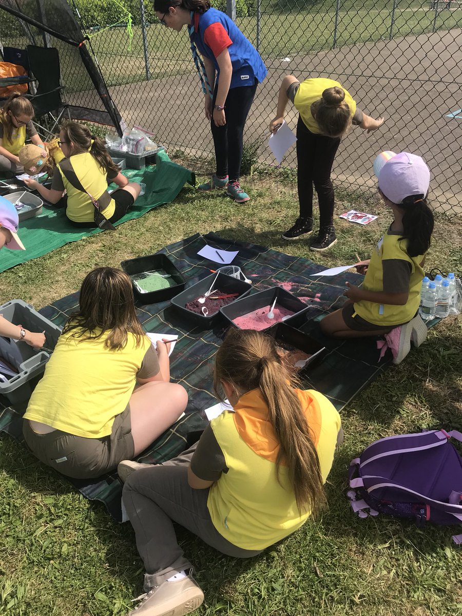 ThamesDivGG's tweet photo. 140 Brownies at Revels this afternoon - going around the commonwealth! @Girlguiding @guidingkentwest https://t.co/Rv3ExI6brM