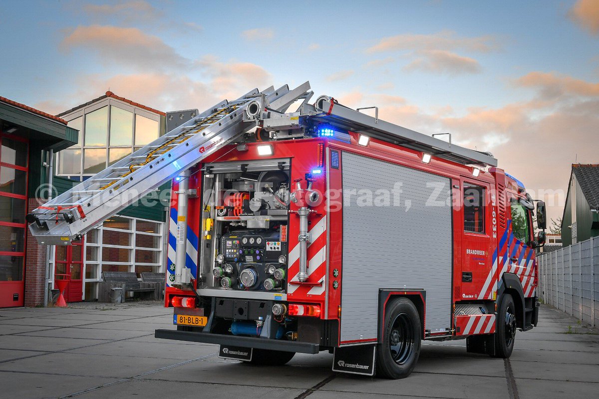 Mnrdefotograaf's tweet photo. Nieuwe voertuigen @VrZW geleverd @RosenbauerGroup #brandweer @MercedesBenz @gem_waterland @IamNikonNL https://t.co/M7J7eBnns7