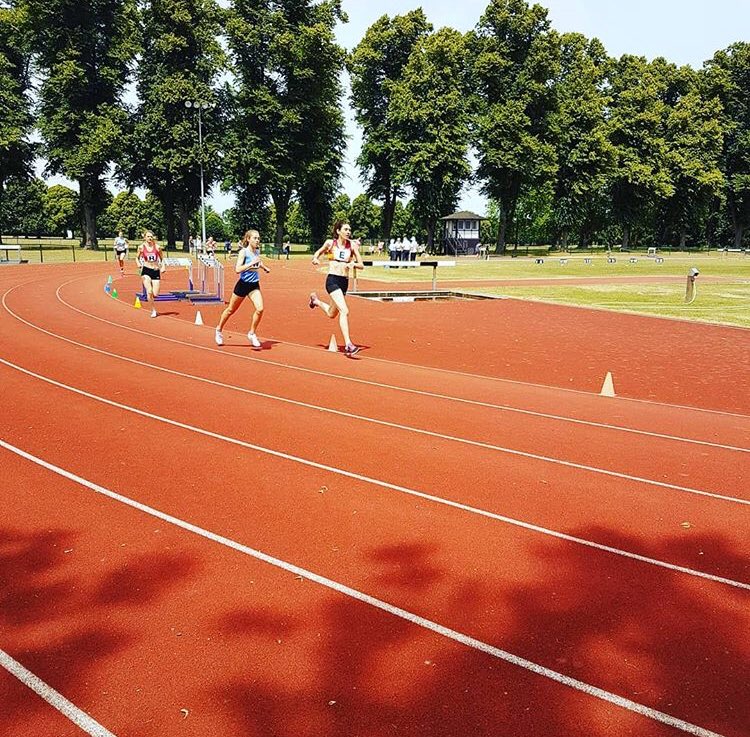 BelgraveHarrier's tweet photo. SAL - 800m action with a brilliant 2nd place for Katie-Ellen in the Woman’s race. @NevilleHarris92 stormed to the win in the A race and @OworPaskar easily won the B race https://t.co/tiUPWvakwZ