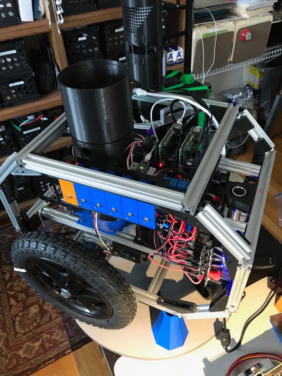 norrislabs's tweet photo. Bruce is slowly taking shape. #adafruit #servocity #parallax https://t.co/3MpJ8BrhWZ