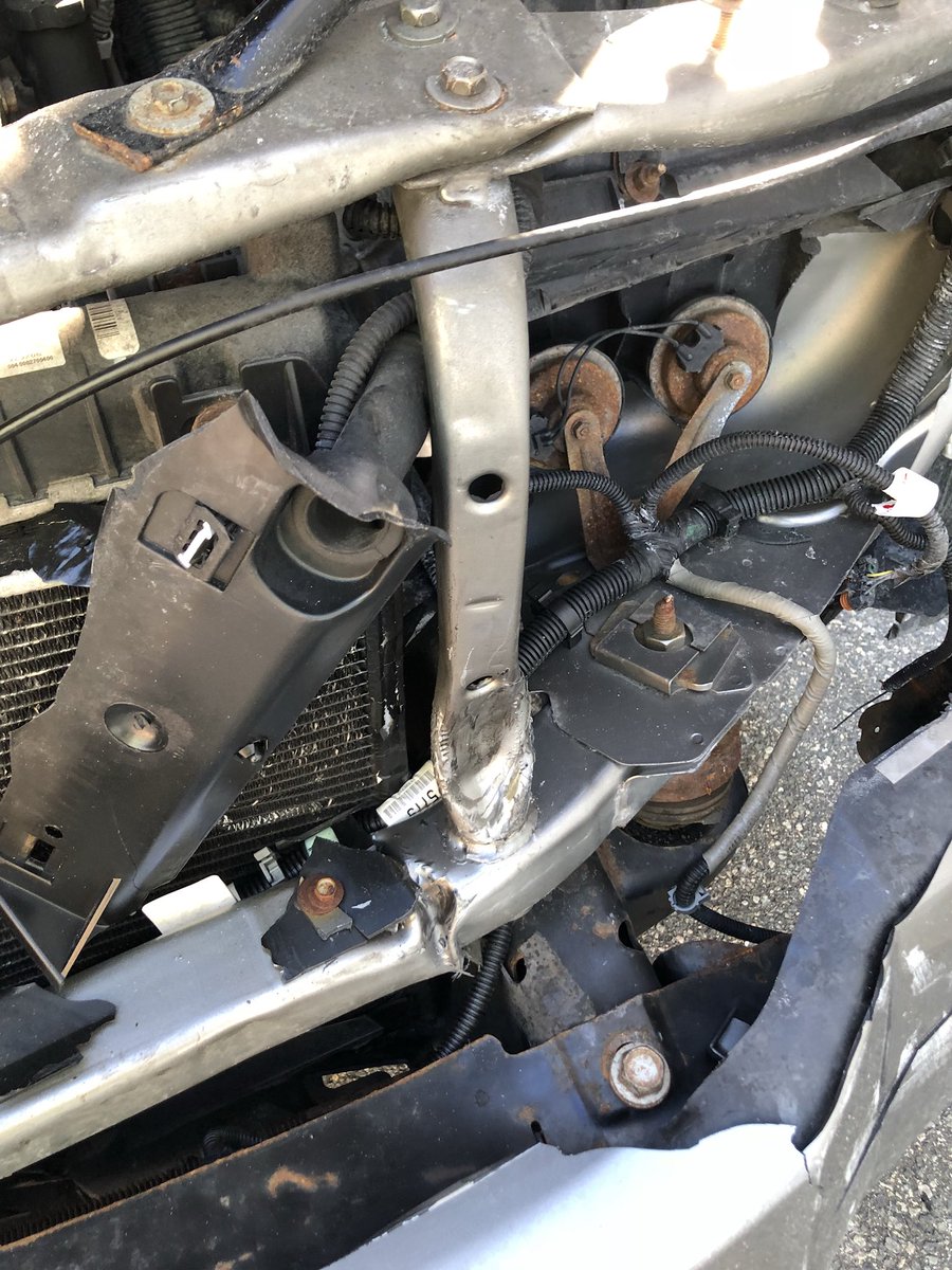 CafferkyJimmy's tweet image. This Is what happens when a moron came to a complete stop on McGrath Highway back in March. I decided to tackle it myself more pictures to follow.