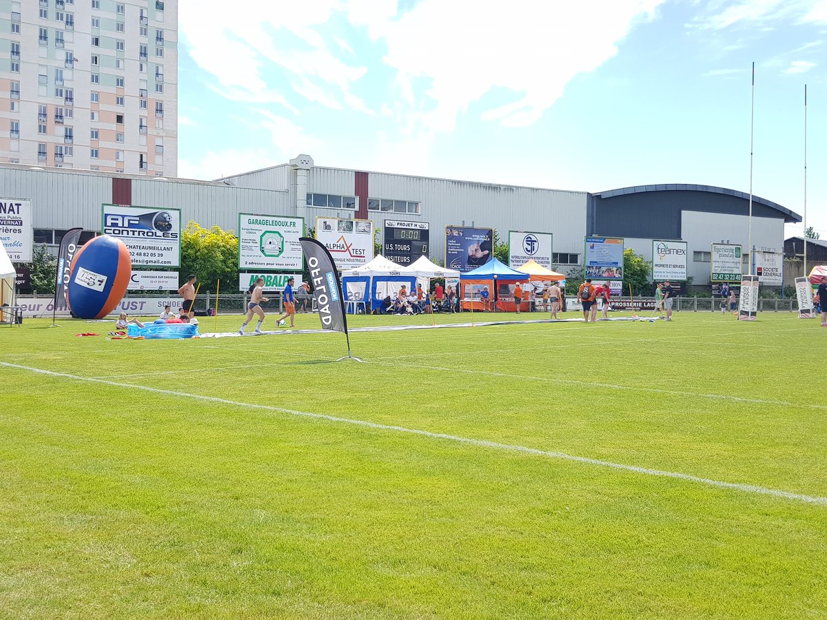 ArdouinCedric's tweet photo. 120 ans ! L'US Tours fête ces 120 ans ! 120 ans de rugby, 120 ans à faire frémir les supporters, 120 ans de passion #USTours #HappyBirthday https://t.co/KMhRNvhaU8