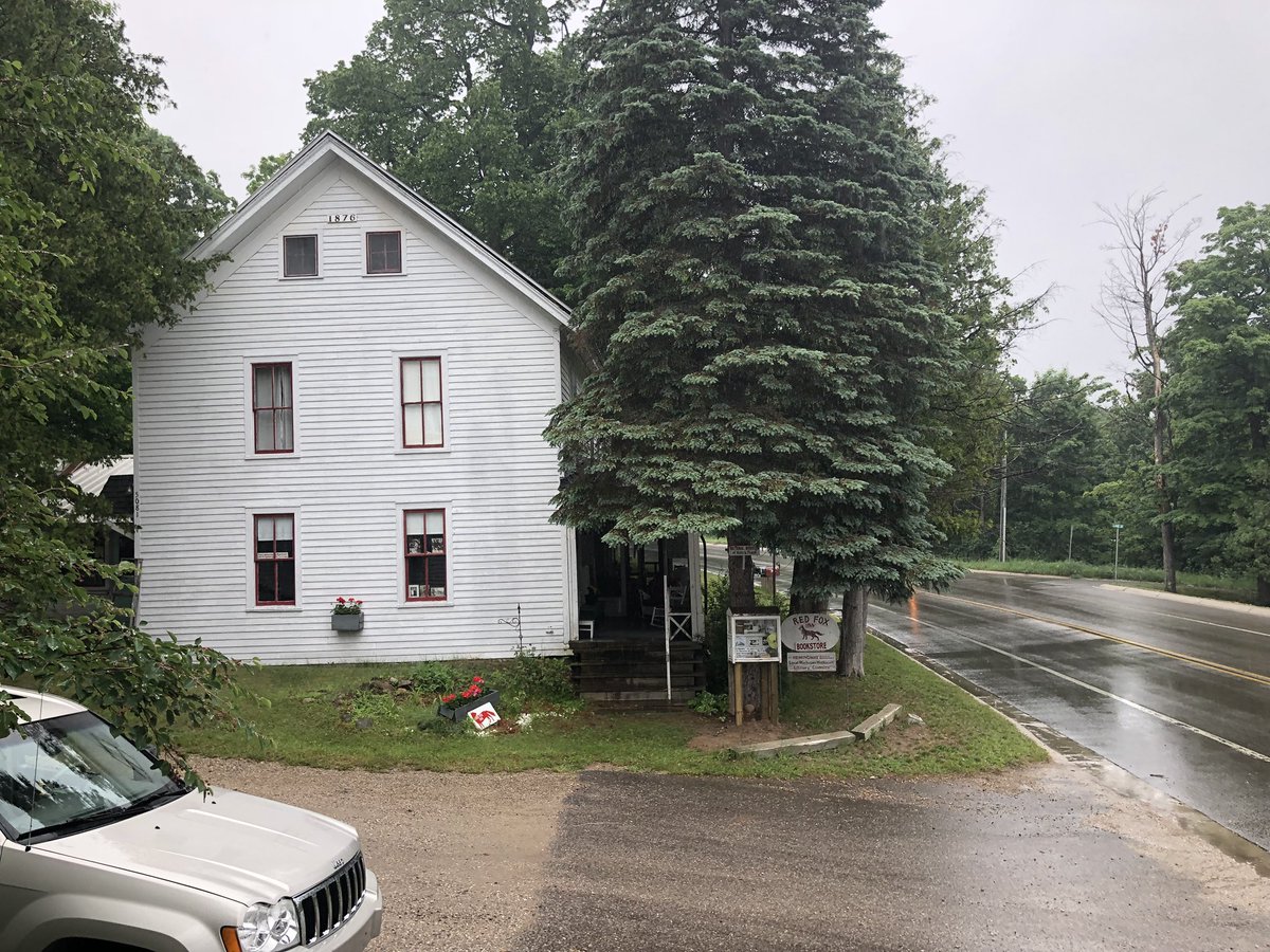 melodytravels's tweet image. Red Fox was mentioned in Hemingway’s “Up in Michigan” short story, but unfortunately the book store wasn’t open when we passed through. #bummer @PureMichigan #hemingway #upinmichigan