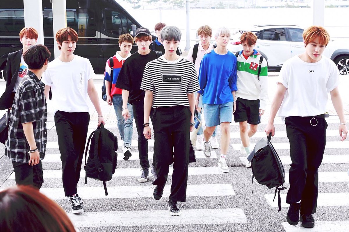 kpopinarab's tweet photo. الفرقة الصاعدة Golden Child في المطار متوجهة إلى نيويورك لحضور حفل KCON. https://t.co/kyq5H8MwG8