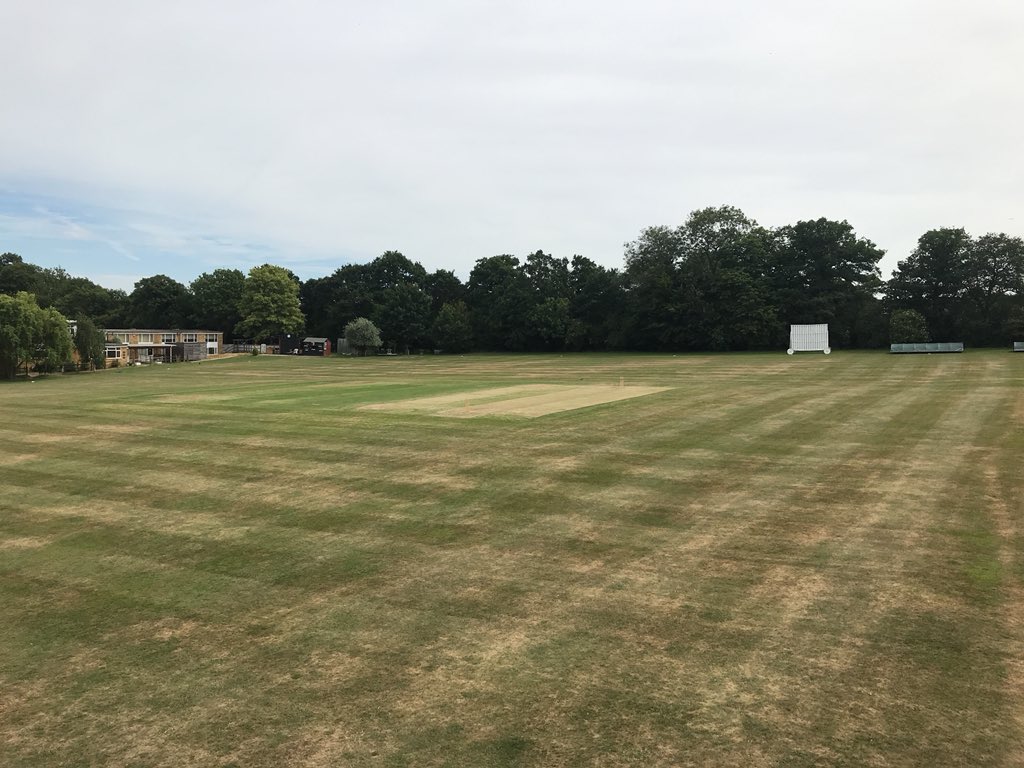 HHTCC1850's tweet photo. Waltham Cross Rosedale 2s 87 A/O
Chapman 3-9
Bell 2-15
Peppett 2-27
Benson 1-16
Scears 1-17
#HHTCC https://t.co/zl27Agl3uH