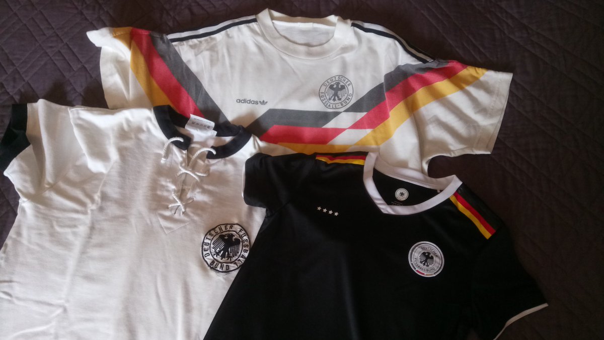 ZehVauDee's tweet photo. #GERSWE Der Dresscode für heute Abend 😀
#fifawm2018 #DieMannschaft #zsmmn https://t.co/aRer1ANDg6