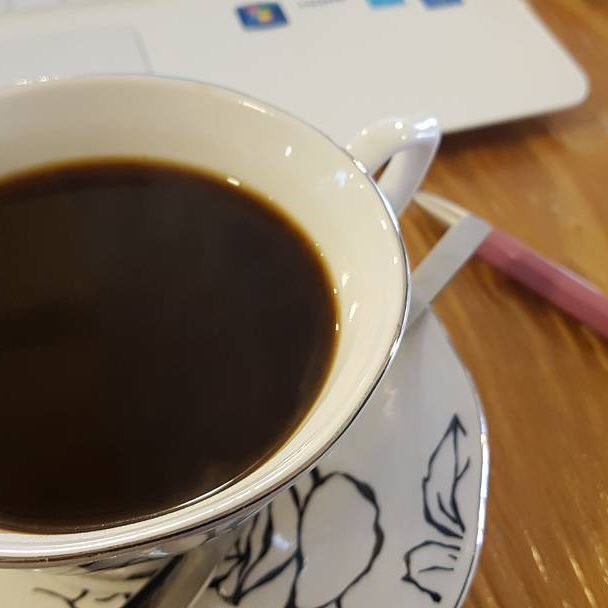 こんな夜中だけど
ツイートしよーかな😳

こんな時間まで
起きてれるのは
時間に余裕があるからだな～💕

この前の師匠と投資家さんの
話聞いて、
やっぱり 行動しないと結果が
生まれないって
すごく分かったよ😌

ただ
口だけ
思ってるだけ
それだと何も変わらないんだよね😤