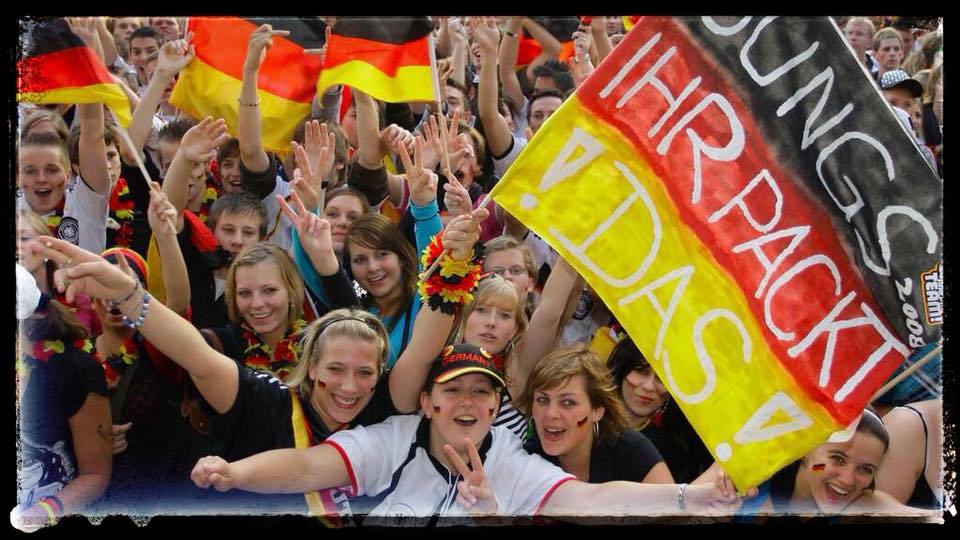 Hans_Wolter's tweet photo. Fußball zeigt: Siege sind nicht selbstverständlich, sie müssen immer wieder neu errungen werden – Selbstvertrauen ist dynamisch und wie die Psyche immer in Bewegung – WM 2018 (WehrWolter – ww 315 – Hans Wolter) https://t.co/rSnNKPB9GF https://t.co/q2b8QdOpXp