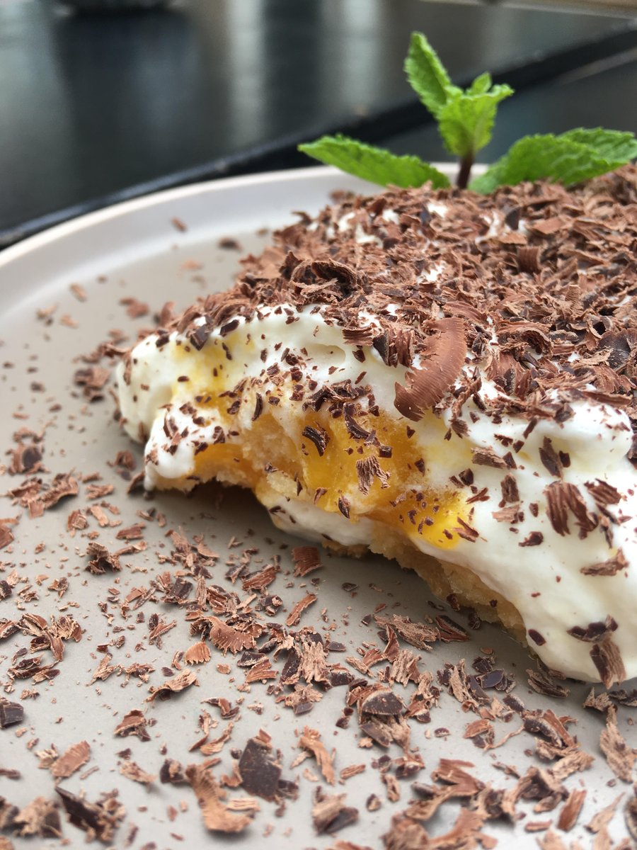 Kom vanavond of morgen voor een heerlijk stuk Mango-sinaasappel tiramisu met Grand marnier &amp; pure chocolade!