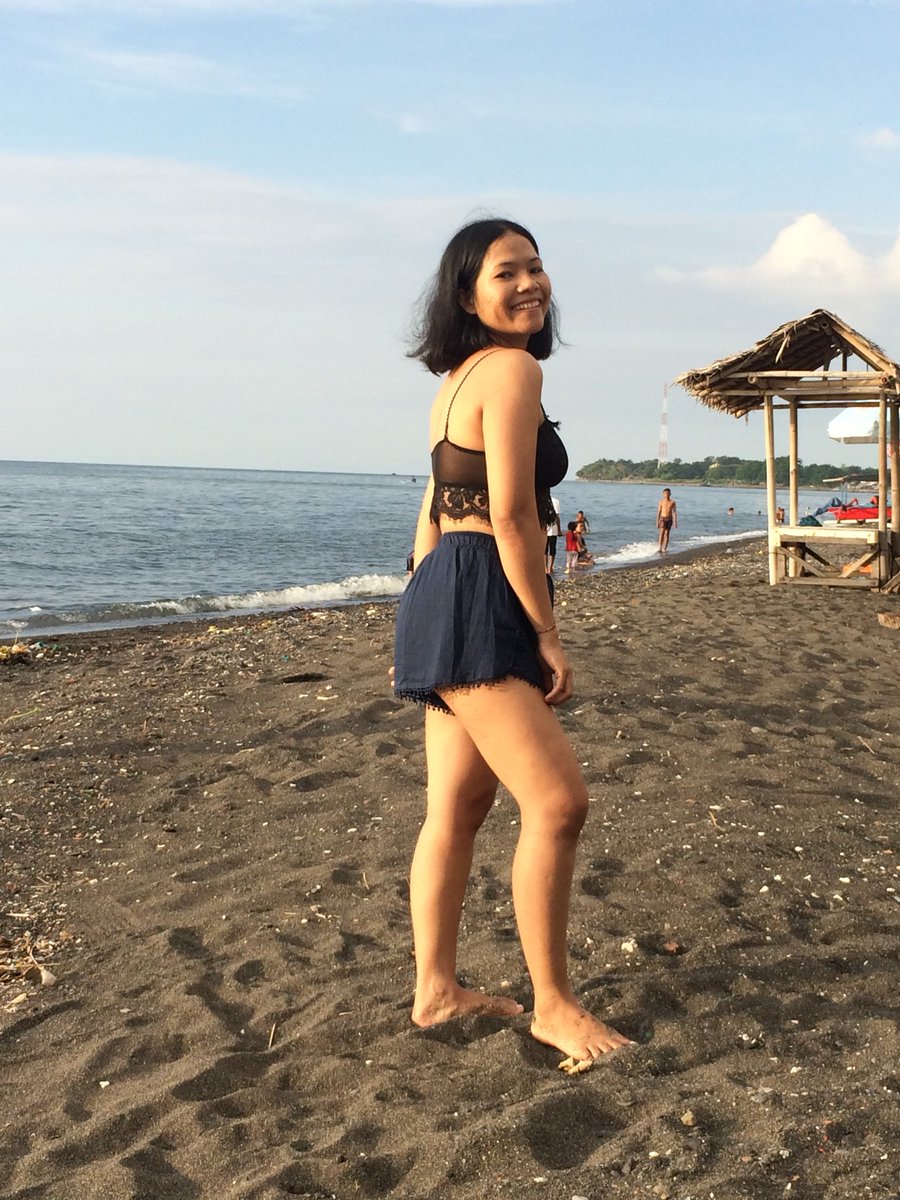 gakpunyaayang's tweet photo. Kangen pantai😔😥 https://t.co/zJV60MWnNT