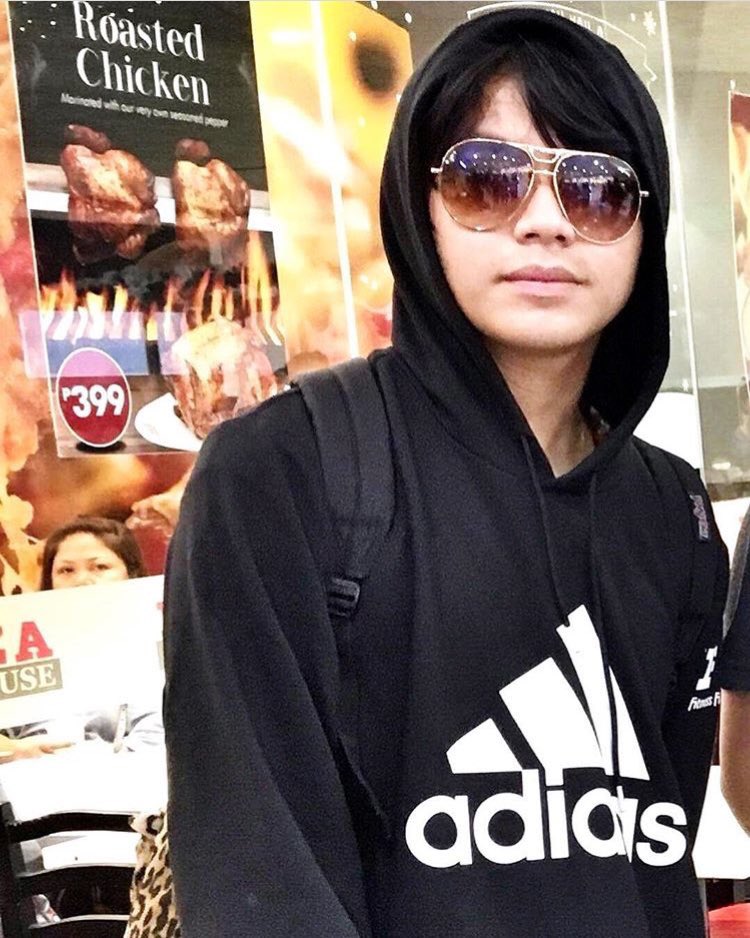 BLASTERIFIIIC_'s tweet photo. petition for @adidas to make Blaster Silonga their new model https://t.co/H6jA5RVzlN