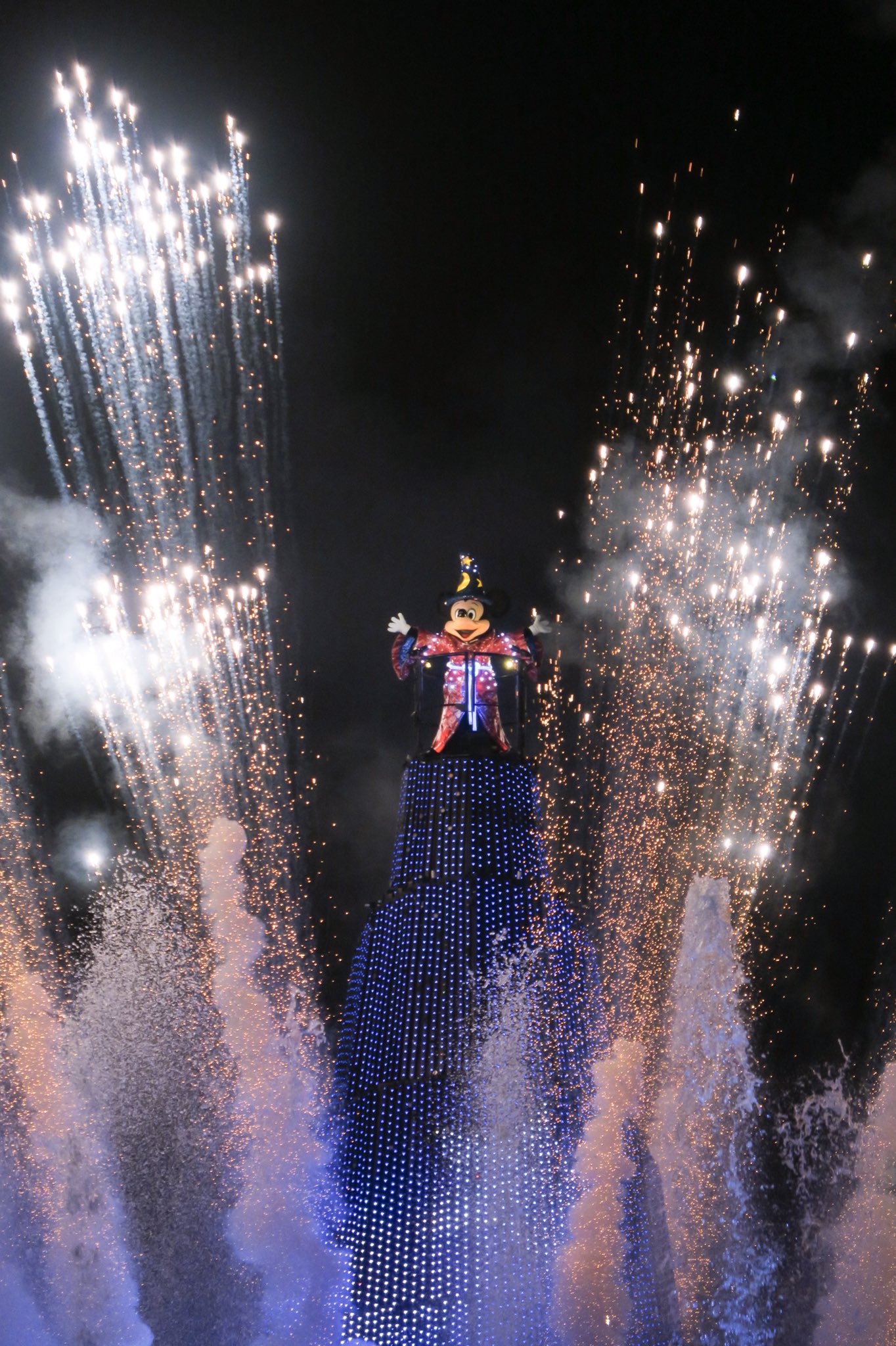 つっちー Dあか A Twitter 今宵のファンタズミック から 今日はほぼ無風 パイロが全部出てた パイロを入れる狙いで 敢えての広角仕立てで このシーン 久しぶりに撮ることができたから満足 W ディズニーシー ファンタ つっちー Dあか A Twitter 今宵のファンタズミック から 今日はほぼ無風 パイロが全部出てた パイロを入れる狙いで 敢えての広角仕立てで このシーン 久しぶりに撮ることができたから満足 W ディズニーシー ファンタ