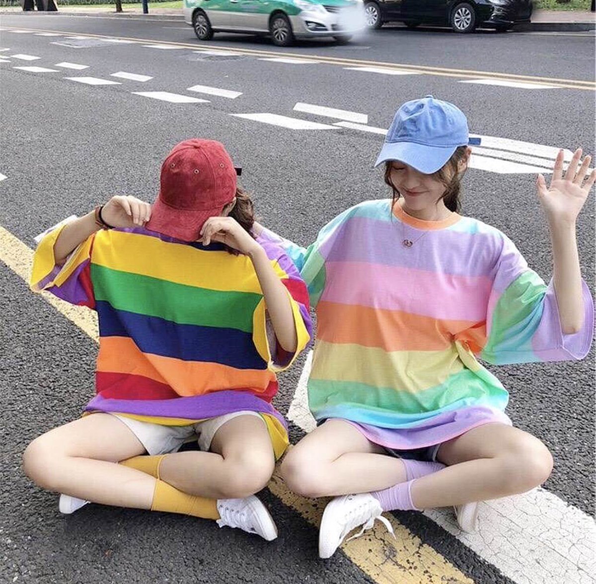 HH2024s_shop's tweet photo. เสื้อยืดโอเวอร์ไซส์ เรนโบว์ 🌈
ลายยอดฮิต สไตล์เกาหลี งานเนี้ยบมาก 
❌ราคา 140฿❌
มีสี : เรนโบว์เข้ม เรนโบว์อ่อน
อก 44-46" ยาว 28"
 
#พร้อมส่ง #เสื้อผ้าเกา��ลี #เสื้อผ้าสไตล์เกาหลี #เสื้อผ้าแฟชั่น #เสื้อผ้าราคาถูก #ดีบอกต่อ #ถูกและดี #เสื้อoversize #พร้อมส่ง
#7wondersconcert2018 https://t.co/LzLQtbOxaX
