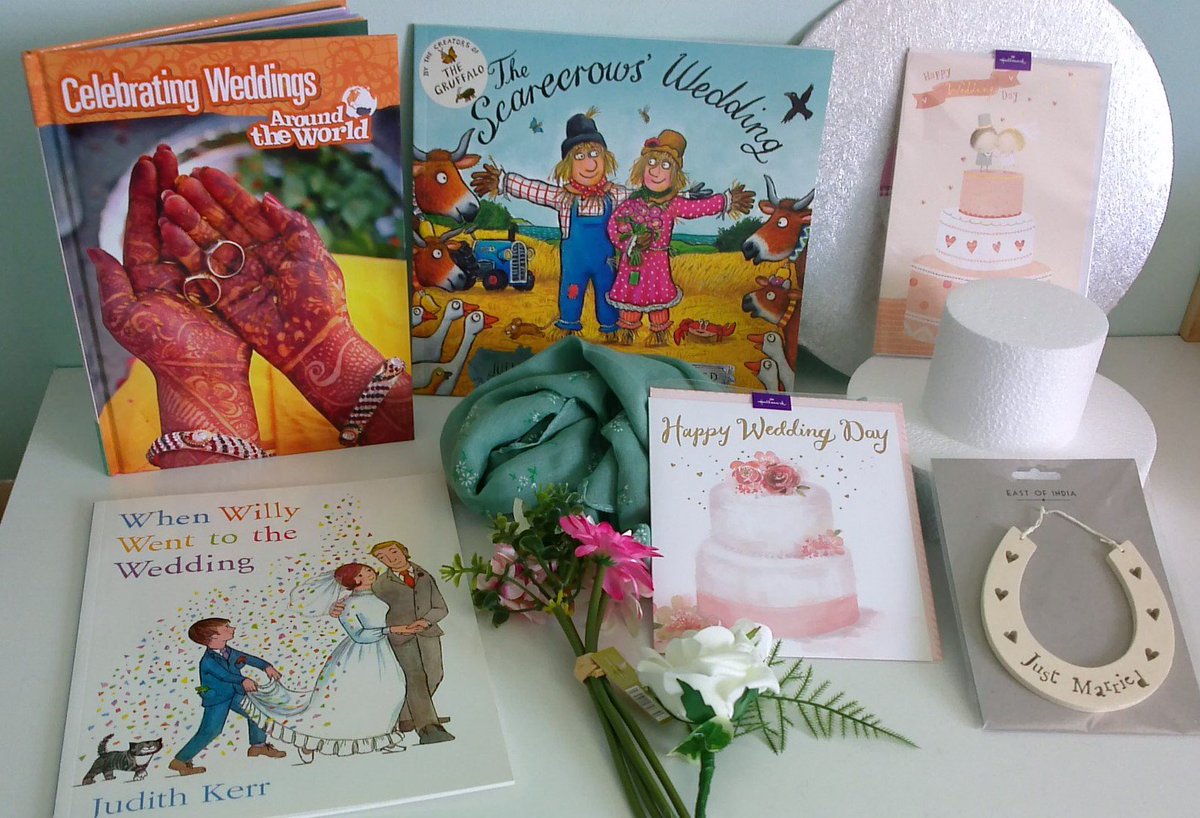 New Topic Box: Celebrations 🎂🎈
This box is packed full of resources to help children #celebrate those special, memorable times in their lives. There are quality, stories, resources and artefacts that will help promote lots of discussion about the children’s own experiences.