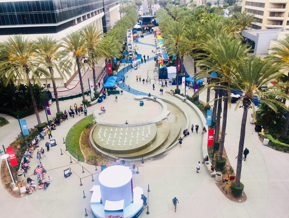 VidCon's tweet photo. Good Morning #VidConUS!!

What a wonderful week it has been! BUT! It’s not over! We’ve got one more fun filled day ahead. 
Expo Opens at 9:00 AM. 

What are you looking forward to most today? https://t.co/36iZfT3BE6