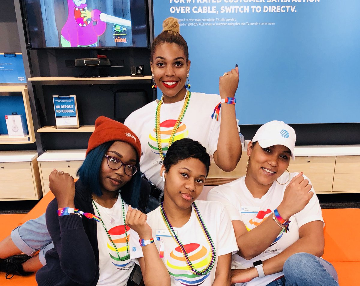 YarilysAllende's tweet photo. East Market Team representing and supporting Pride Day 🌈

❤️💜💛🧡
#BeboldER   #OHPA https://t.co/hshALYRGnQ