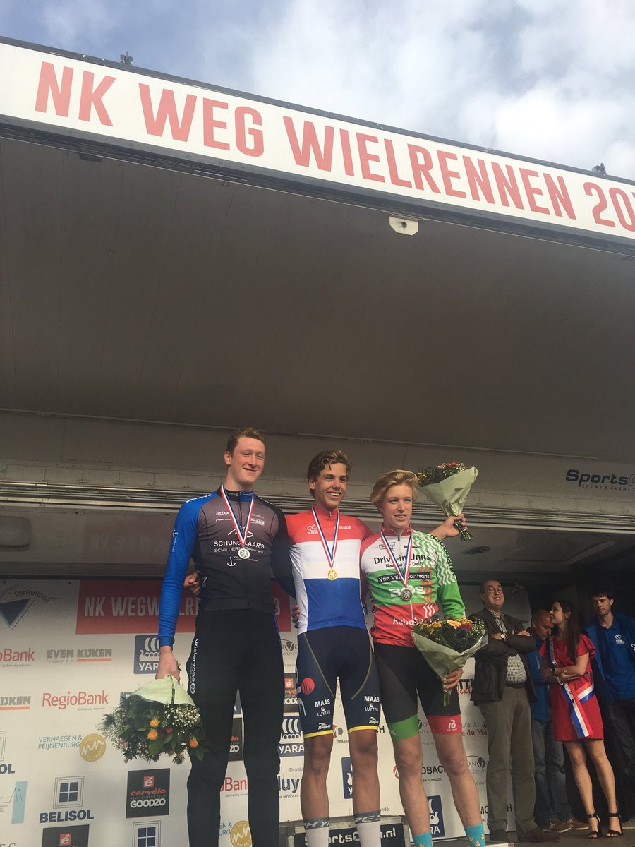 Onze zoon Wouter van de Weerdhof is vandaag Nederlands kampioen wielrennen bij de Nieuwelingen geworden. Met een prachtige solofinish! #wwv #nk2018 #kampioen