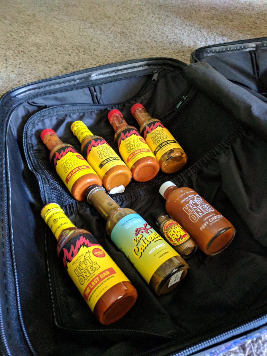 one_zefcat's tweet photo. @seanseaevans @firstwefeast @Heatonist packing light for our first trip to New York, what are some must eat, can't miss spots?!? #HotOnes #lastdab #spicelord @twocatskissing https://t.co/hEGOUWicve