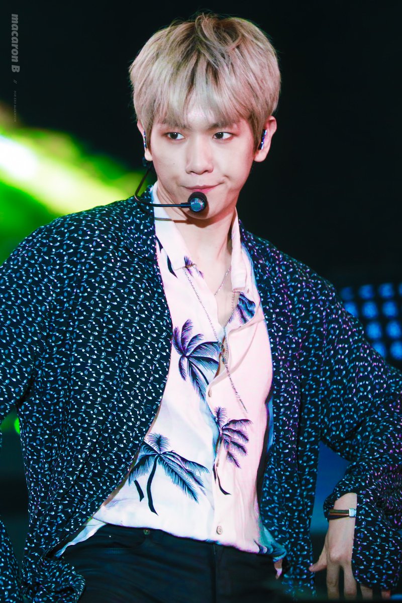 exo_silverwave's tweet photo. 180623 #LOTTEFAMILYCONCERT #LFC #롯데패밀리콘서트 #롯데면세 #BAEKHYUN #백현 
cr.마카롱비

https://t.co/LNFSUE7TMS
https://t.co/e4l67lKkwV https://t.co/yaOQtxOJgr