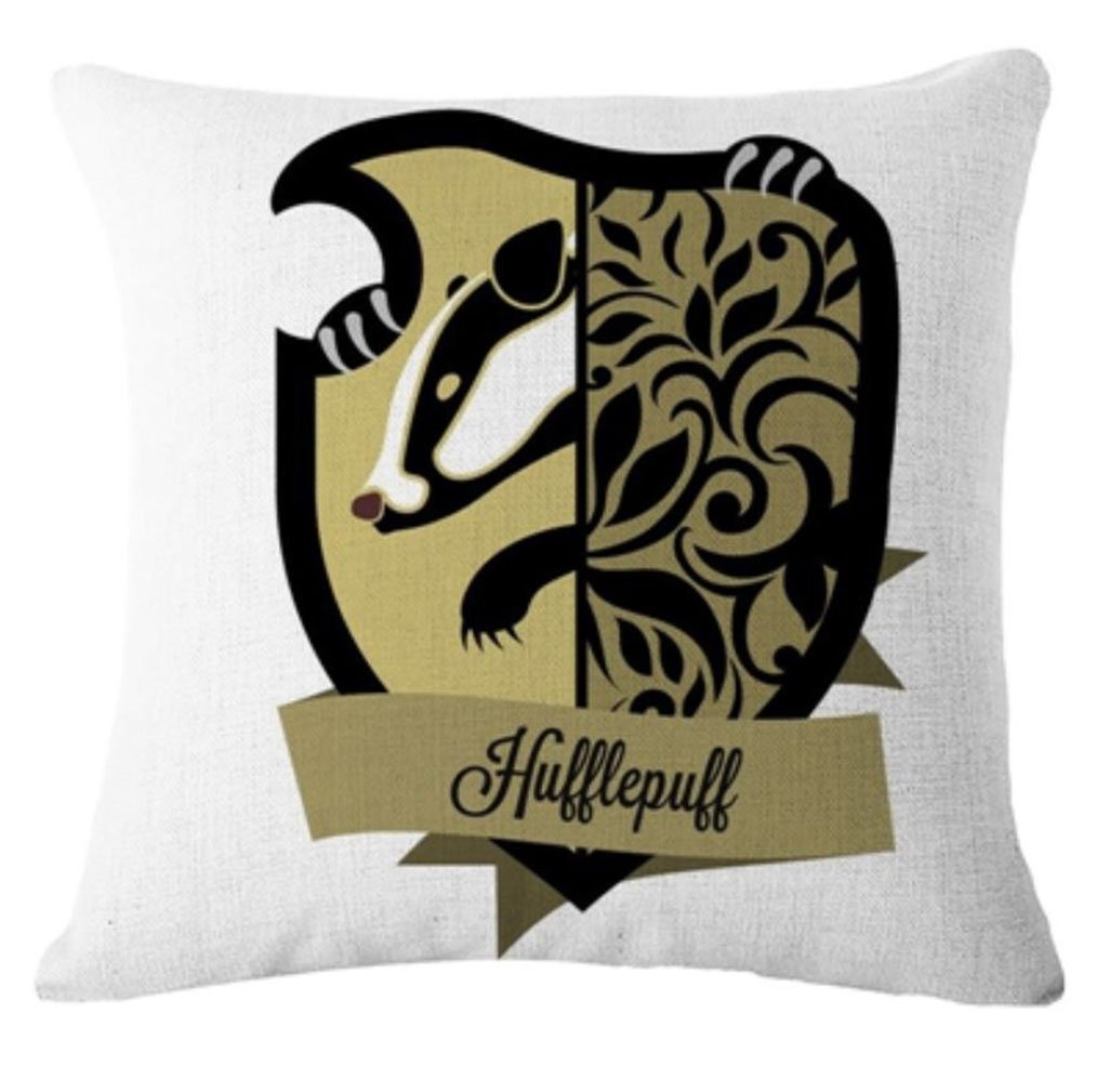 TioCouac's tweet photo. Après #Gryffondor, #Serpentard et #Serdaigle, nous terminons la soirée en beauté avec la dernière des maisons d'#HarryPotter, j'ai nommé : les #Poufsouffle ! 🥳🥳
https://t.co/4C96G3G8KP
#AnimauxFantastiques #coupeDes4Maisons #modegeek #Poudlard https://t.co/pn4TnN5p57