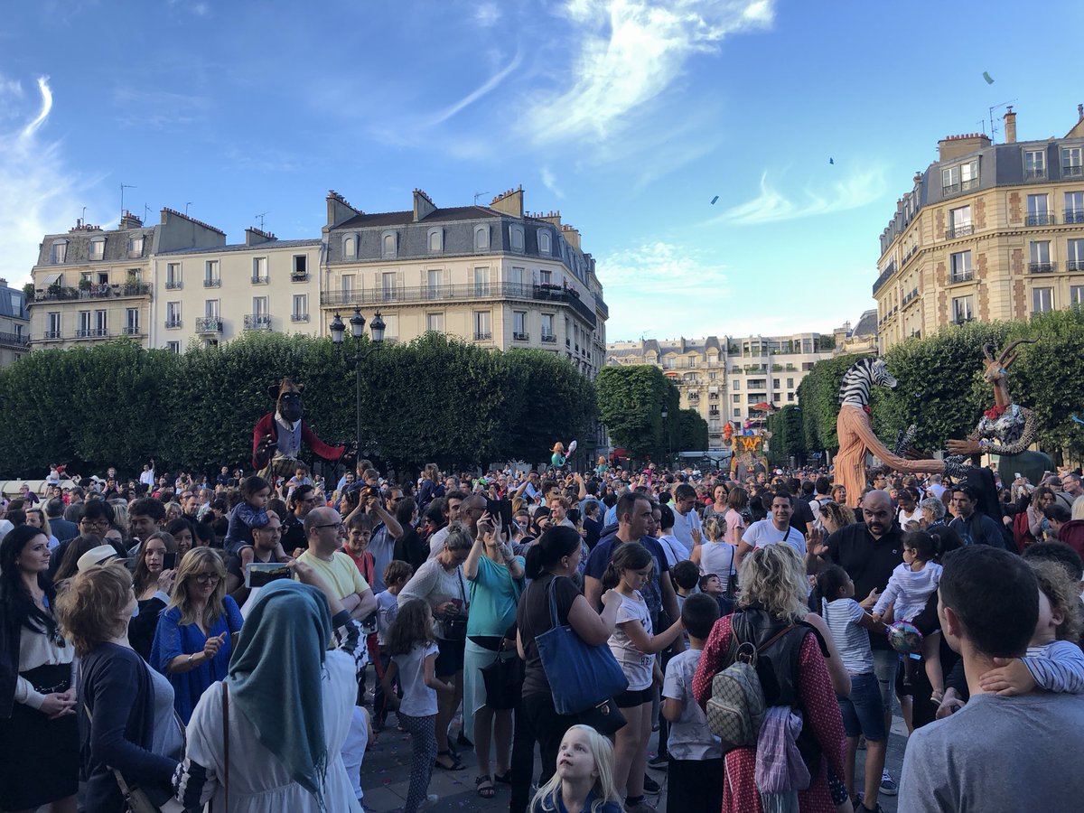 Isabelle Balkany On Twitter La Boum De La Fete De L Ete A Levallois Se Transforme En Deuxieme Fete De La Musique Avec Les Enfants Les Jeunes Et Les Parents Sur Des Airs