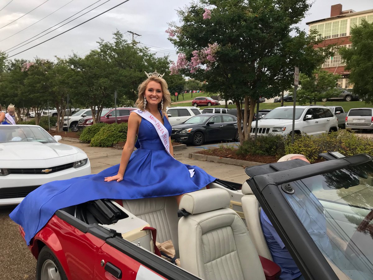DSUTriDelta's tweet photo. sending so much love to our awesome sister competing at Miss Mississippi!! 👑 https://t.co/9gnuV0or9K