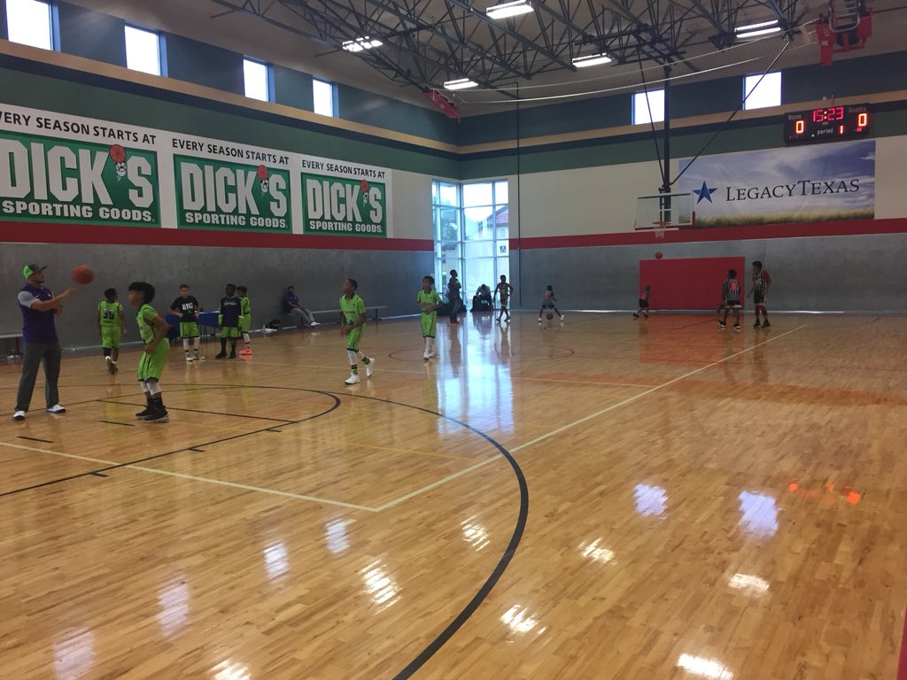 Coast2CoastPrep's tweet photo. We are 15 min away from tip in the 2026 division between Tulsa Most Talented and Lightning Elite. Lightning knocked off TMT twice last week in Tulsa , will this week be different? @playhoops https://t.co/OqwxivlCXz