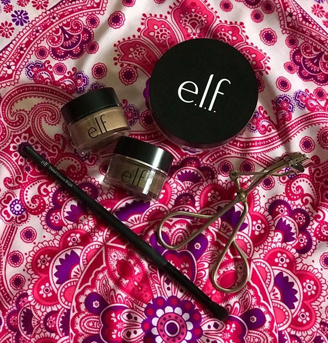 MakeupFomo's tweet image. i am an @elfcosmetics girl at heart!💓i always have been! these are some of my current FAV #elf goodies!💫 the #HDPowder in #SoftLuminance is a must-have! It sets my foundation but leaves a gorgeous glow!✨ the #LockOnLinerandBrowGel has been literally … instagram.com/p/BkX4VTlgriB/