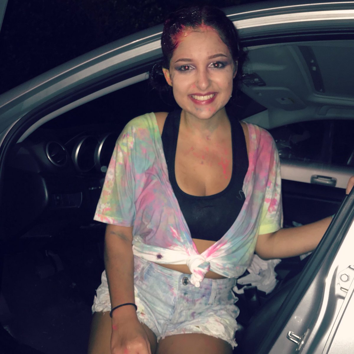 cattherrineee's tweet photo. friday nights are for the girls β€οΈπππππ§‘ #glowrage https://t.co/cZpYBFjpOQ